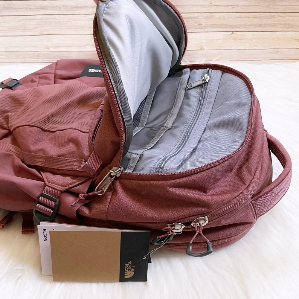 The North Face Women’s Recon 30 Liter Backpack - Picture 7 of 10